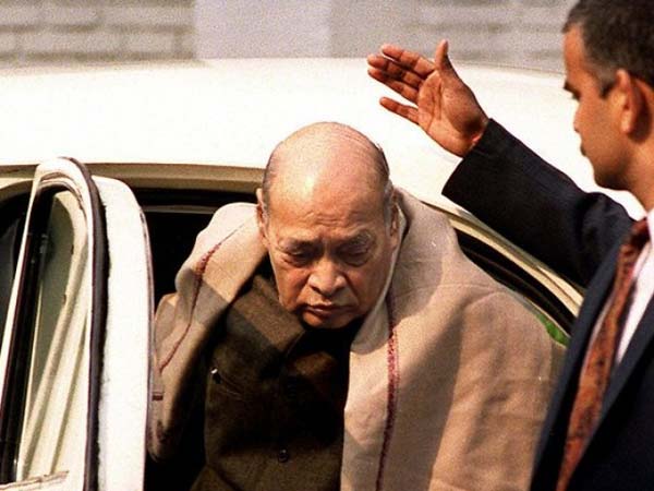 రాజకీయాలు: తండ్రులకు తగ్గ తనయులేనా?