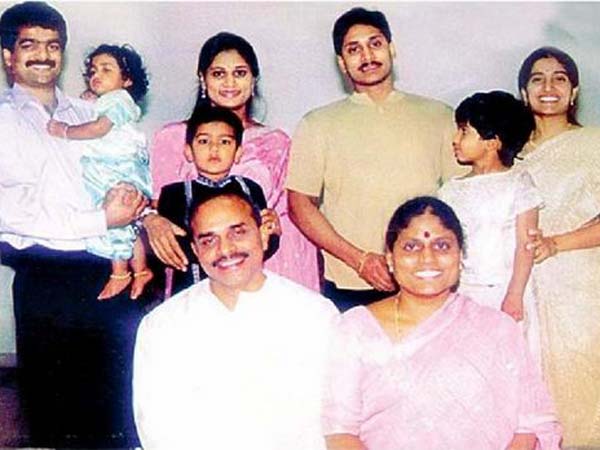 రాజకీయాలు: తండ్రులకు తగ్గ తనయులేనా?