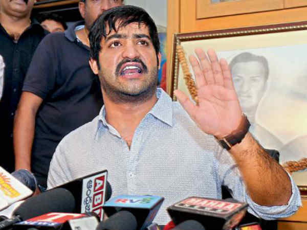 నేతల వెనుక 'సూపర్ పవర్స్'