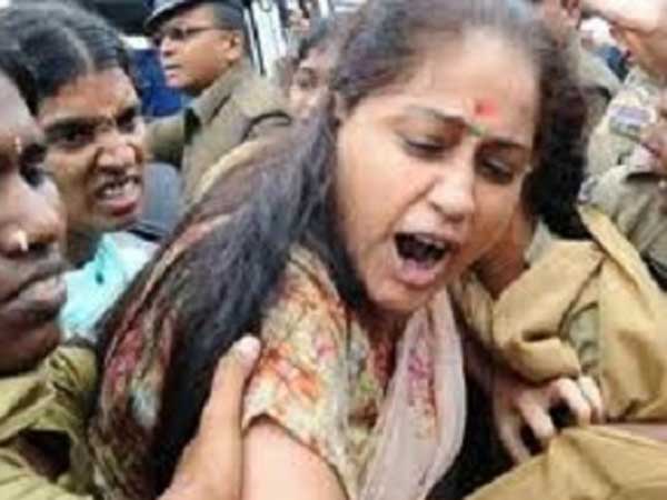 పార్టీలు: మహిళా ఫైర్ బ్రాండ్స్ పార్టీలు: మహిళా ఫైర్ బ్రాండ్స్