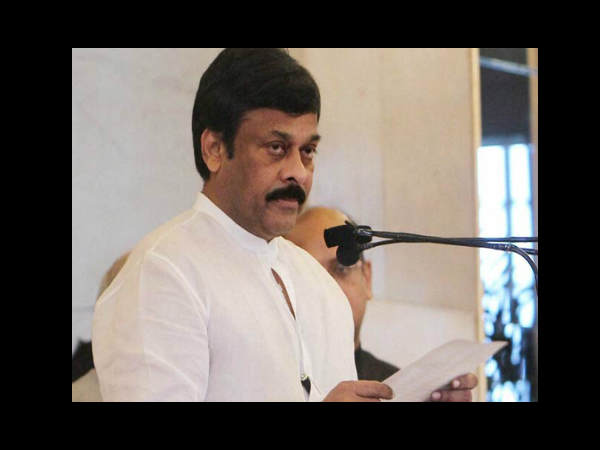  హార్డ్‌కోర్ కాంగ్రెసు 'సమైక్య' ఎంపిలు: 'చిరు' తోడు