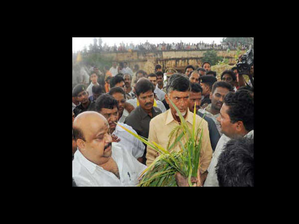 చంద్రబాబు యాత్రకు 'బ్రేక్స్'