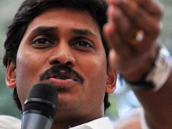 ఒక్కడినే: కిరణ్ మొండిగా వెళ్తున్నారా?