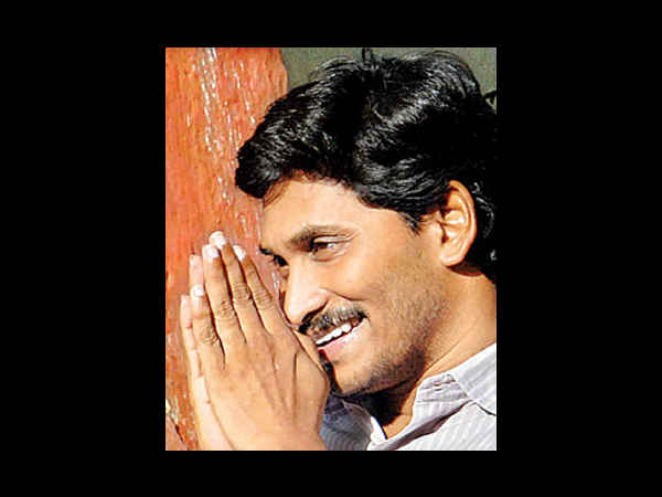 జగన్ పార్టీతో గుసగుసలు: లిస్ట్‌లో కావూరి, విష్ణు?