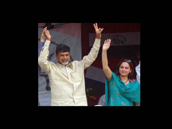 చిత్రాల్లో 'జయ'హో: రాజకీయాల్లో... 