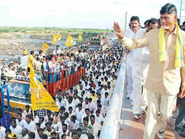  ప్లకార్డ్: జగన్ ఫ్యామిలీకి 'తెలంగాణ' దెబ్బ, వీరికీ