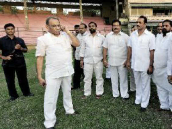 పిక్చర్స్: అప్పుడు అంతా కెవిపినే, ఇప్పుడు స్ట్రగుల్