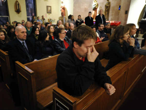 గన్ ఉన్మాదం: అమెరికా వెలుగుల వెనుక...