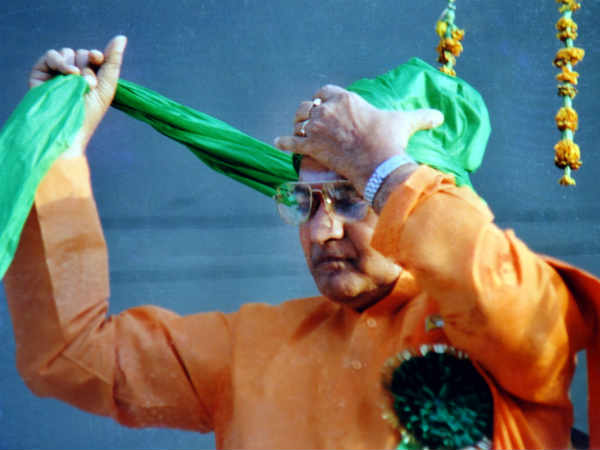 ఆత్మగౌరవంతో 'పార్టీ' చేసుకుంటున్నారు!