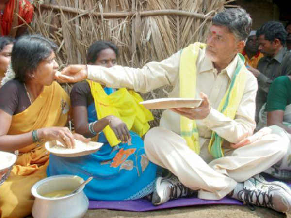 ఆపరేషన్: షర్మిల వర్సెస్ వైయస్ పాదయాత్ర