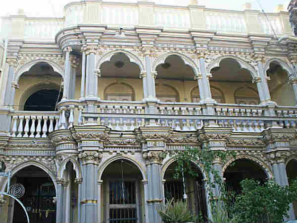 మోడీ గ్రామం: మోడర్న్ అండ్ హిస్టారికల్..