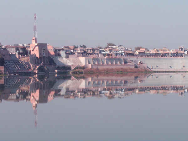  మోడీ గ్రామం: మోడర్న్ అండ్ హిస్టారికల్..