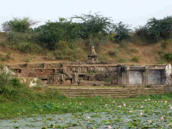 మోడీ గ్రామం: మోడర్న్ అండ్ హిస్టారికల్..