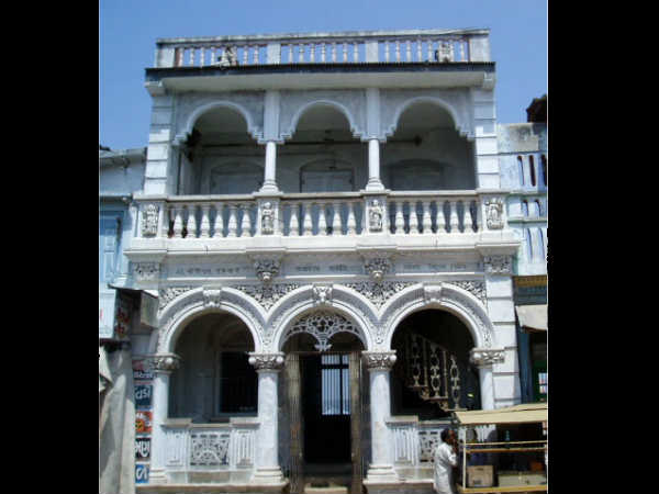  మోడీ గ్రామం: మోడర్న్ అండ్ హిస్టారికల్..