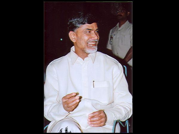 న్యూ ఇయర్‌లోకి మన నేతలు ఇలా ఎంటరయ్యారు!!!