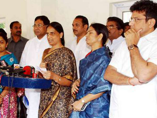 న్యూ ఇయర్‌లోకి మన నేతలు ఇలా ఎంటరయ్యారు!!!
