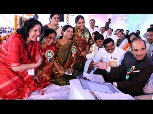 కెసిఆర్ చెప్పిందే జరగనుందా?(ఫోటోలు)