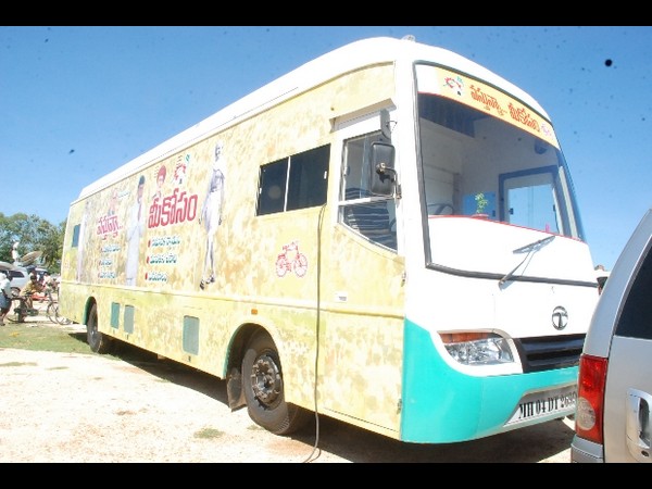 బాబు 'కిరికిరి' మాటలు: అడుగులు లక్ష్యాన్ని దాటినా..