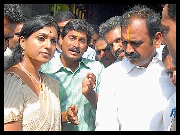 రోజాకు జగన్ హామీ: జయప్రద, మోహన్‌ బాబు అదుర్స్