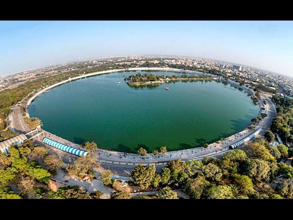 గుజరాత్: సవాళ్లను అవకాశంగా... (ఫొటోలు) గుజరాత్: సవాళ్లను అవకాశంగా... (ఫొటోలు)