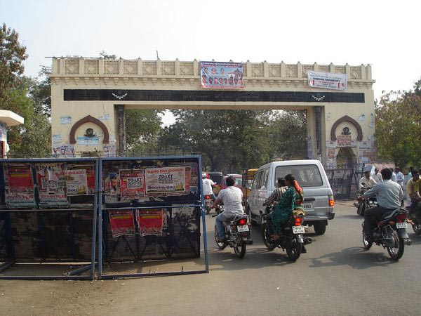 ఫొటోలు: చాన్సలర్ లేకుండా ఓయు స్నాతకోత్సవం