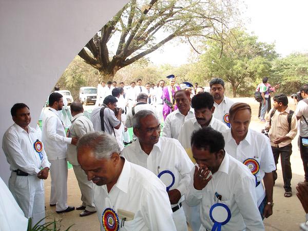 ఫొటోలు: చాన్సలర్ లేకుండా ఓయు స్నాతకోత్సవం