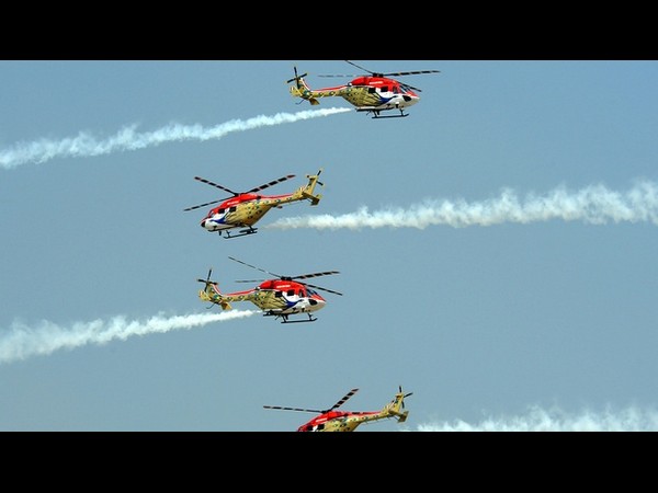 ఎయిర్ షో అదుర్స్(ఫోటోలు)