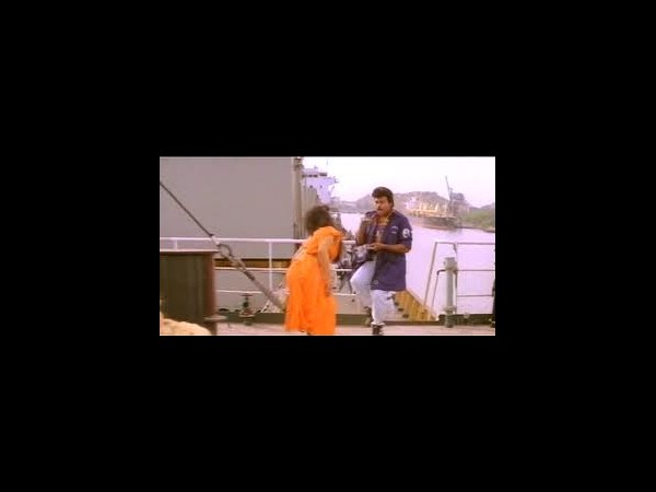 స్టిల్స్: 'ఘరానా మొగుడు' చిరంజీవి ఒక్కడే!