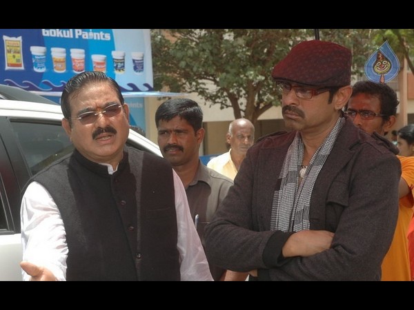 కిరణ్ ఆపరేషన్ 2: దారి చూపిన కమల్(పిక్చర్స్)