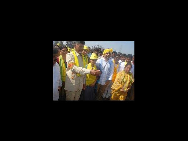 పిక్చర్స్: పచ్చపార్టీలో బాలయ్యనా, నారా లోకేషా?