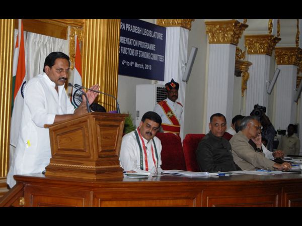 చిత్రాలు: స్థాయీ సంఘాలపై అవగాహన