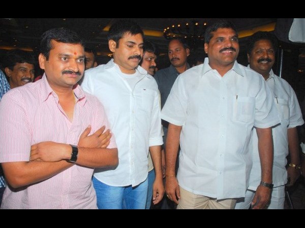 ఫొటోలు: పవన్ కళ్యాణ్‌‌ను బొత్స లాక్కొస్తారా?