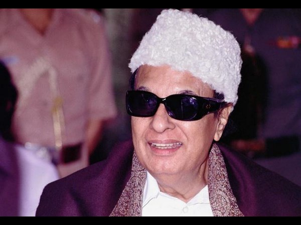 6గురు సిఎంలతో నటించిన మేటి నటి(పిక్చర్స్)