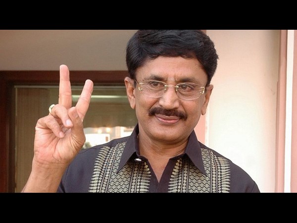 రాజమండ్రిలో స్టార్స్ ఢీ: టిక్కెట్ ఎవరిదో?(పిక్చర్స్)