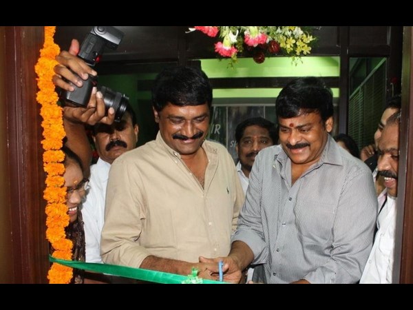 ఫొటోలు: చిరంజీవికి అధిష్టానం సంకేతాలు