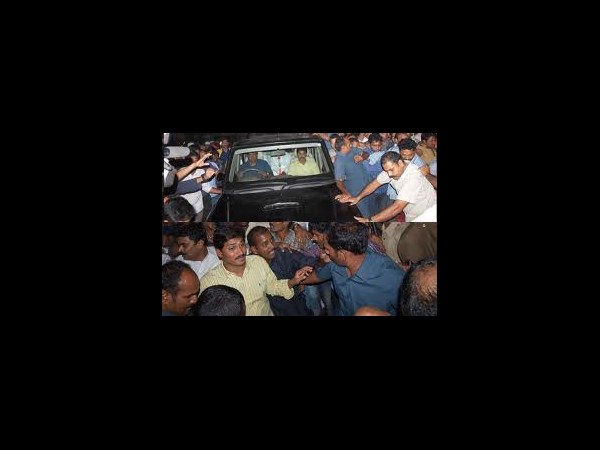 హీరో నుండి..: రెండేళ్ల జగన్ పార్టీ ప్రస్థానం