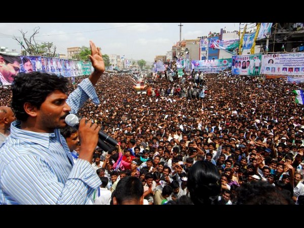 హీరో నుండి..: రెండేళ్ల జగన్ పార్టీ ప్రస్థానం