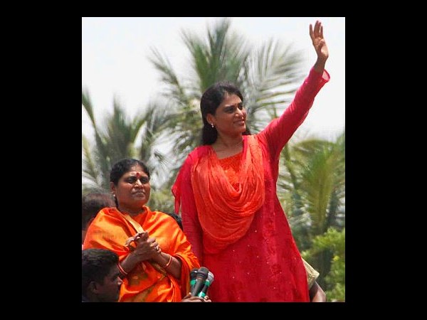 హీరో నుండి..: రెండేళ్ల జగన్ పార్టీ ప్రస్థానం