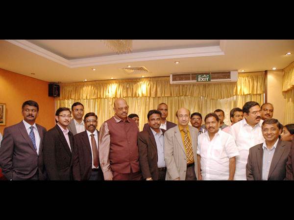 దుబాయ్: పదేళ్ల వాసవి కృప