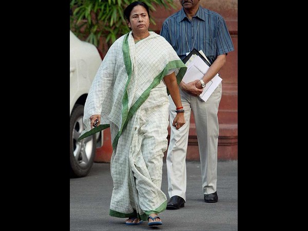  అందితే జుట్టు లేదంటే కాళ్లు!(పిక్చర్స్)