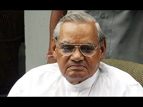  అందితే జుట్టు లేదంటే కాళ్లు!(పిక్చర్స్)