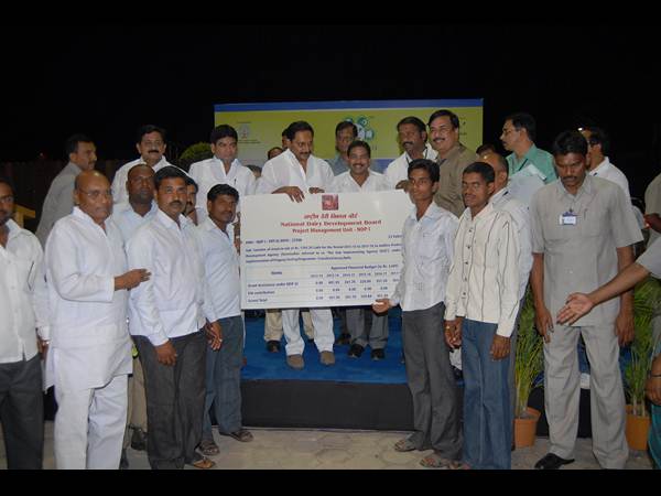 ఫొటోలు: కిరణ్ అప్పుడు సిగ్గరి, ఇప్పుడు ఇలా..