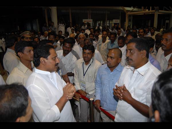 ఫొటోలు: కిరణ్ అప్పుడు సిగ్గరి, ఇప్పుడు ఇలా..