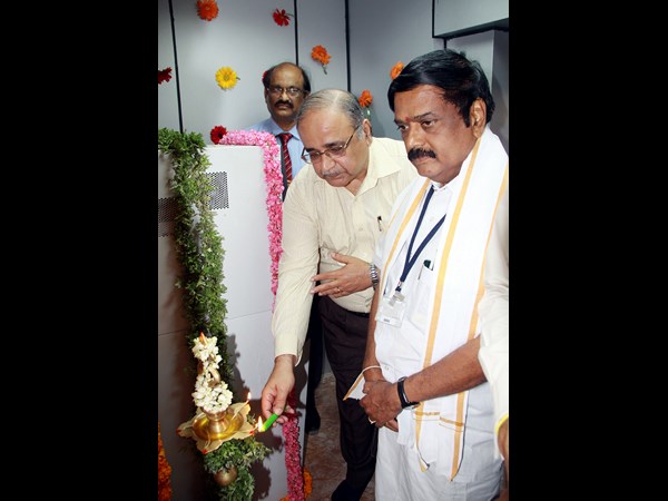 తెప్పపై శ్రీకృష్ణ స్వామి ధగధగ(పిక్చర్స్)