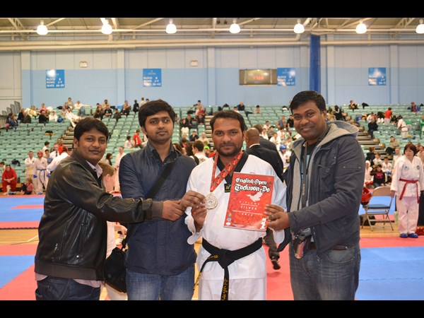 ఒయు విద్యార్థికి రజత పతకం