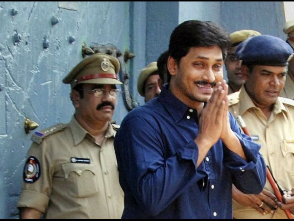 ఎన్టీఆర్ నుండి జగన్ దాకా: లోకేష్‌కు సవాల్(పిక్చర్స్)