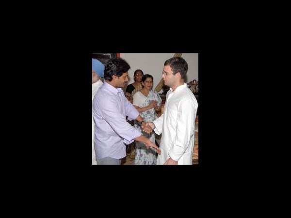 ఎన్టీఆర్ నుండి జగన్ దాకా: లోకేష్‌కు సవాల్(పిక్చర్స్)