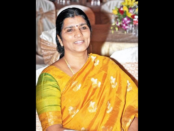 పురంధేశ్వరి మాటే: జగన్‌కు హరి సిగ్నల్(పిక్చర్స్)