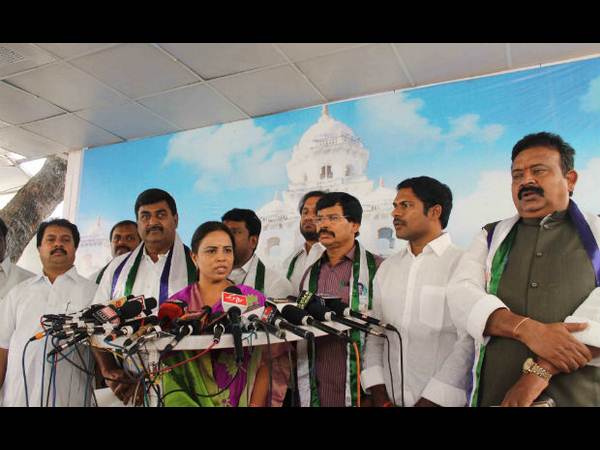 సురేఖ, రోజా డల్: జయలిద్దరు వస్తారా? (పిక్చర్స్)