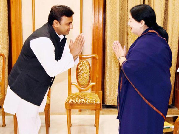 జయ సరే: బాబు, జగన్, కెసిఆర్‌ల్లో ఎవరు? (పిక్చర్స్)